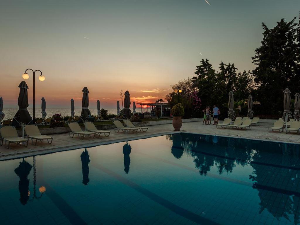 Kassandra Mare Hotel نيا بوتيدايا المظهر الخارجي الصورة